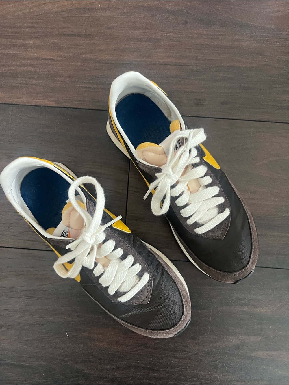 Nike Women's Black and Yellow Low-Top Sneakers